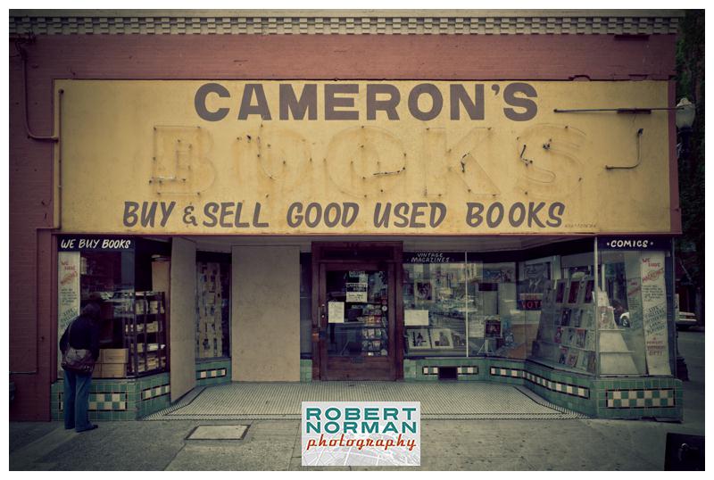 portland-oregon-photos-downtown-signage-Camerons-bookstore
