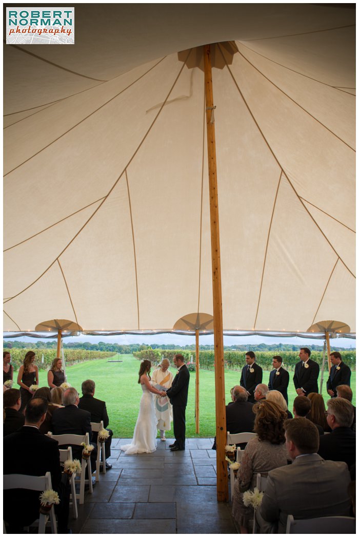 saltwater-farm-vineyard-wedding-stonington-Connecticut-sperry-tent
