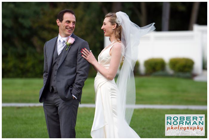 Candlewood-Lake-Inn-Wedding-Connecticut-Wedding-Photography-robert-norman-first-look